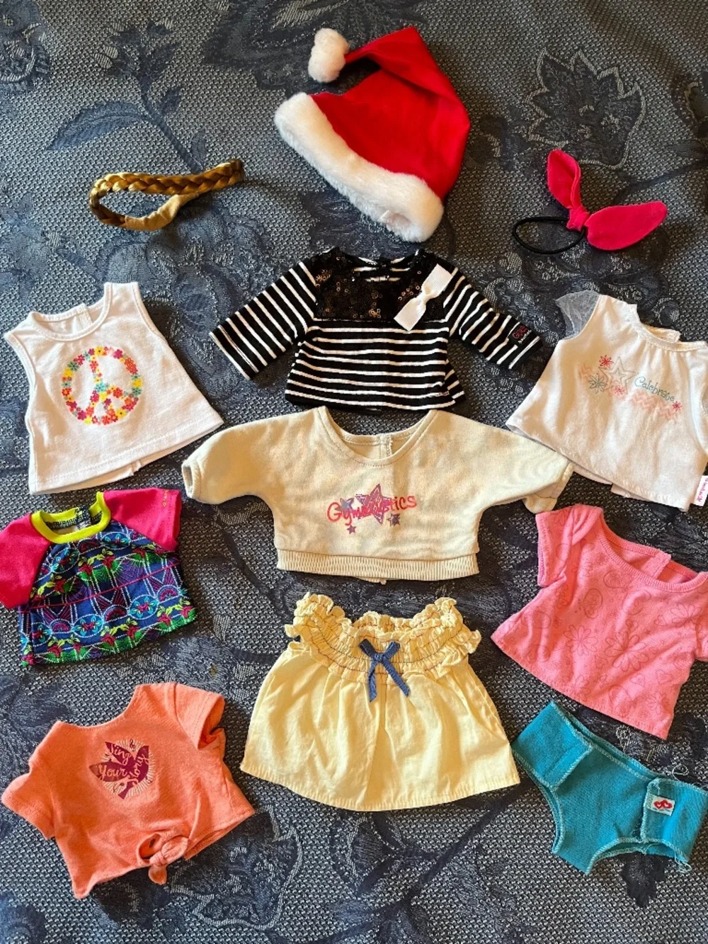 Lot of American Girl doll accessories & clothing 12 items